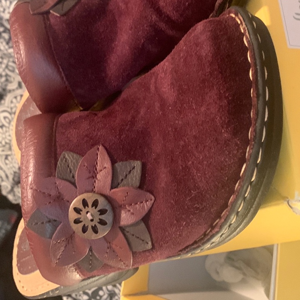 Softspots Maroon Suede Mules with Floral Accent